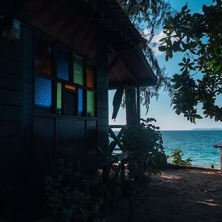 Swiss Cottage Tioman Kampong Ayer Batang Extérieur photo