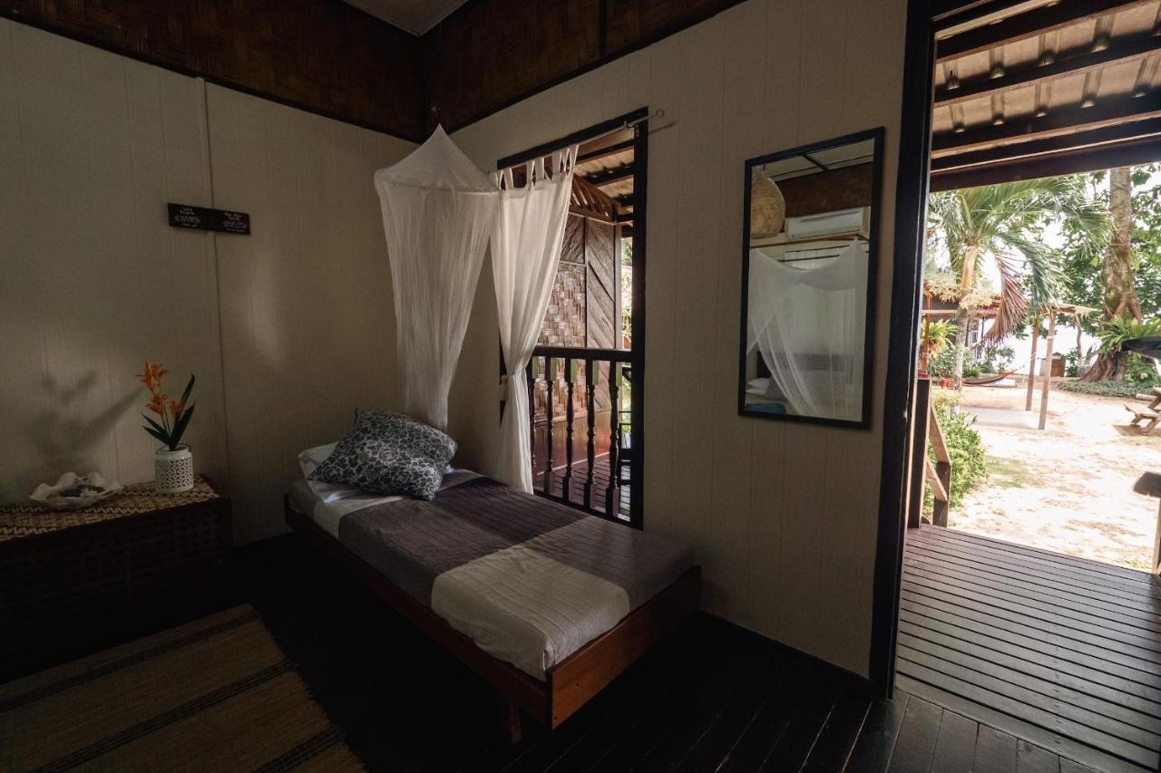 Swiss Cottage Tioman Kampong Ayer Batang Extérieur photo