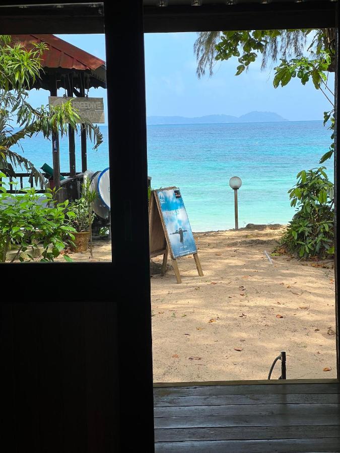 Swiss Cottage Tioman Kampong Ayer Batang Extérieur photo